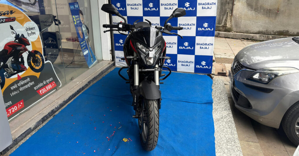 Bajaj Pulsar NS160 Front View