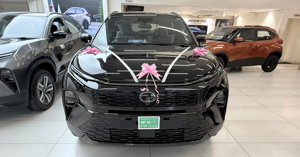 Tata Harrier Black